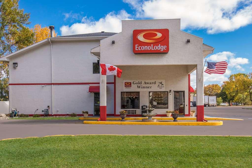 Econo Lodge Grand Forks Dış mekan fotoğraf